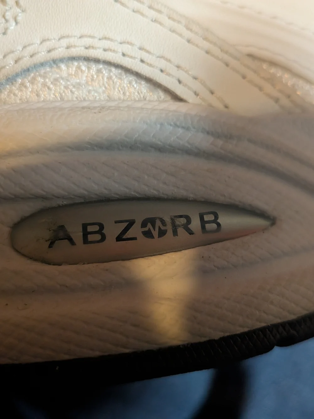 New Balance Ladies Sneakers 9.5 New, never Worn.